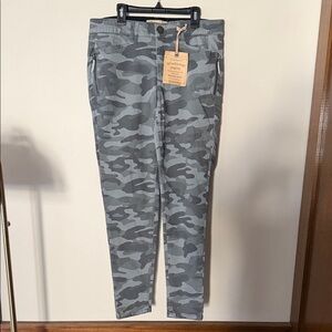 Women’s Democracy Camo Jeggings - 10 - NWT